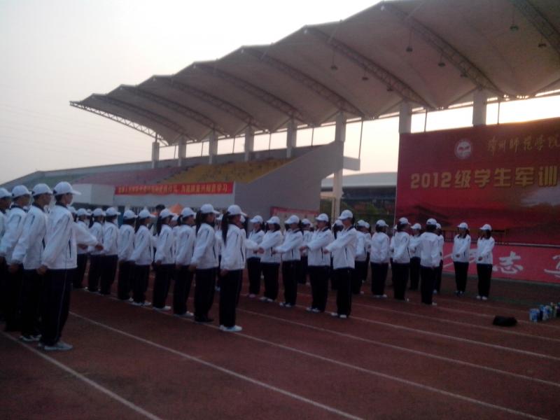 永利23411集团2012级新生军训系列报道之齐步走4.jpg 永利23411集团2012级新生军训系列报道之齐步走4.jpg